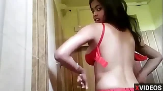 Hot desi indian girl showing her bigboobs up bra